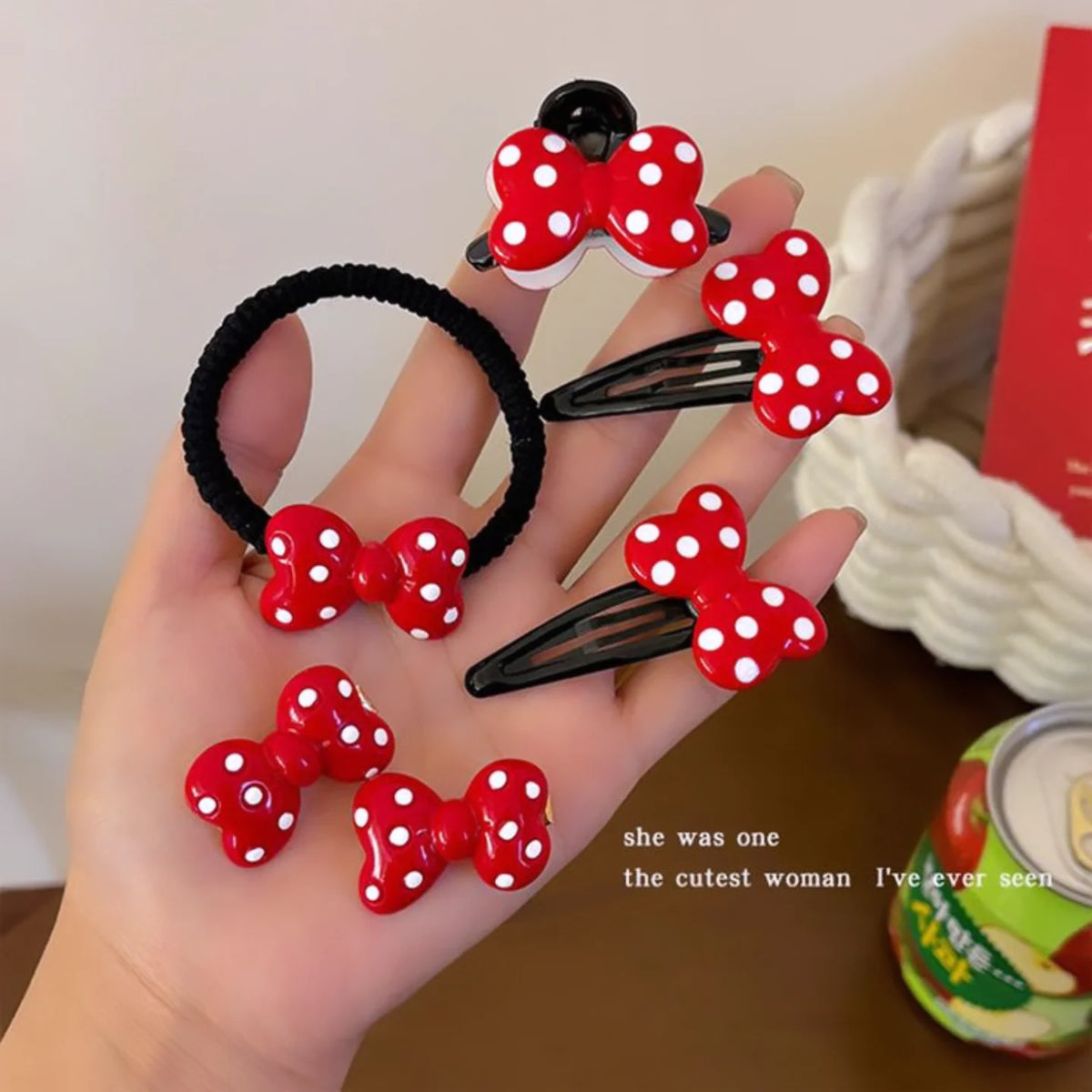 One pair Mickey Claw