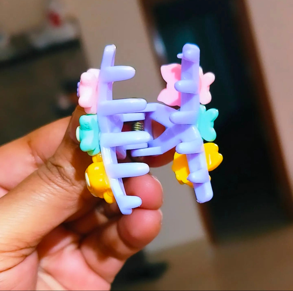 Cute Small Claw Clutcher