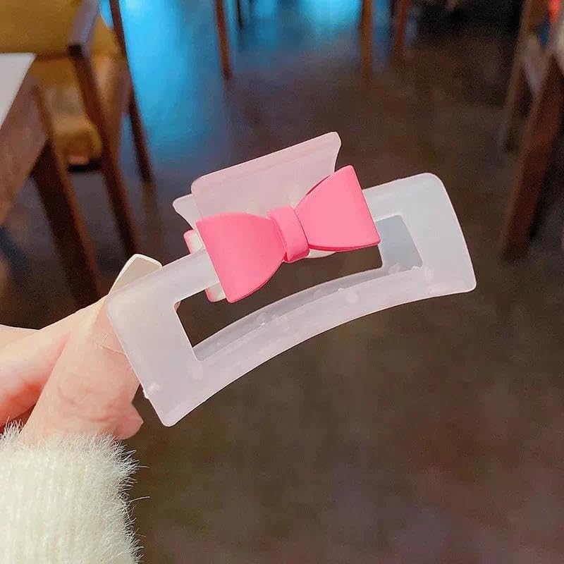 Pinterest Bow & Love Clutcher