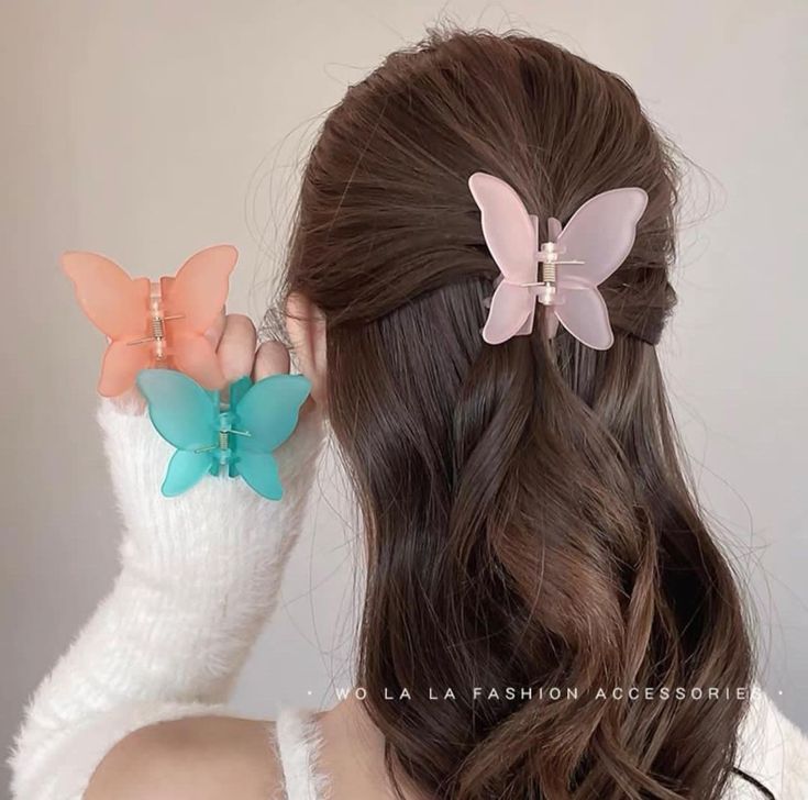 Beautiful Butterfly Clutcher