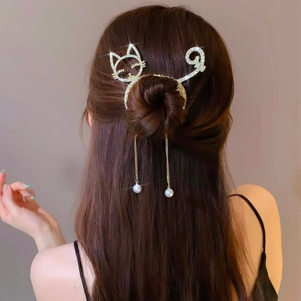 Cat Bun Clutcher