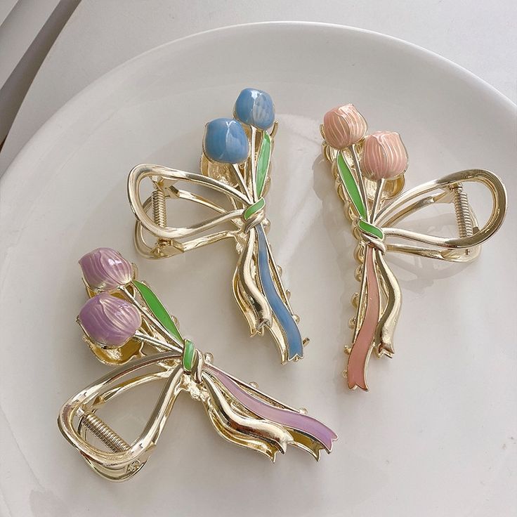 Tulip design Clutcher