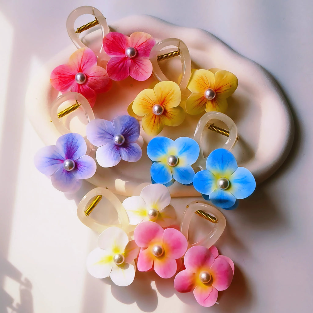 Cutest Flower Clutcher