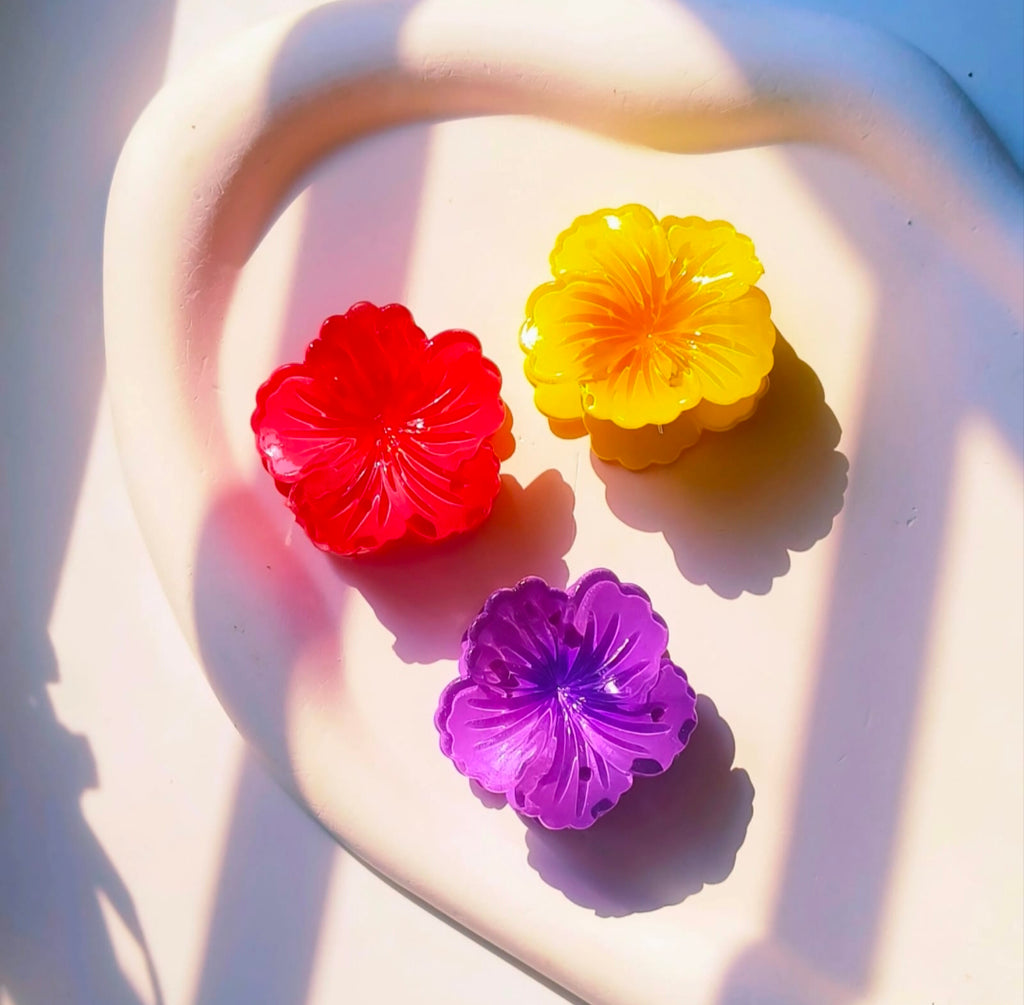 Cute Small Flower Clutcher