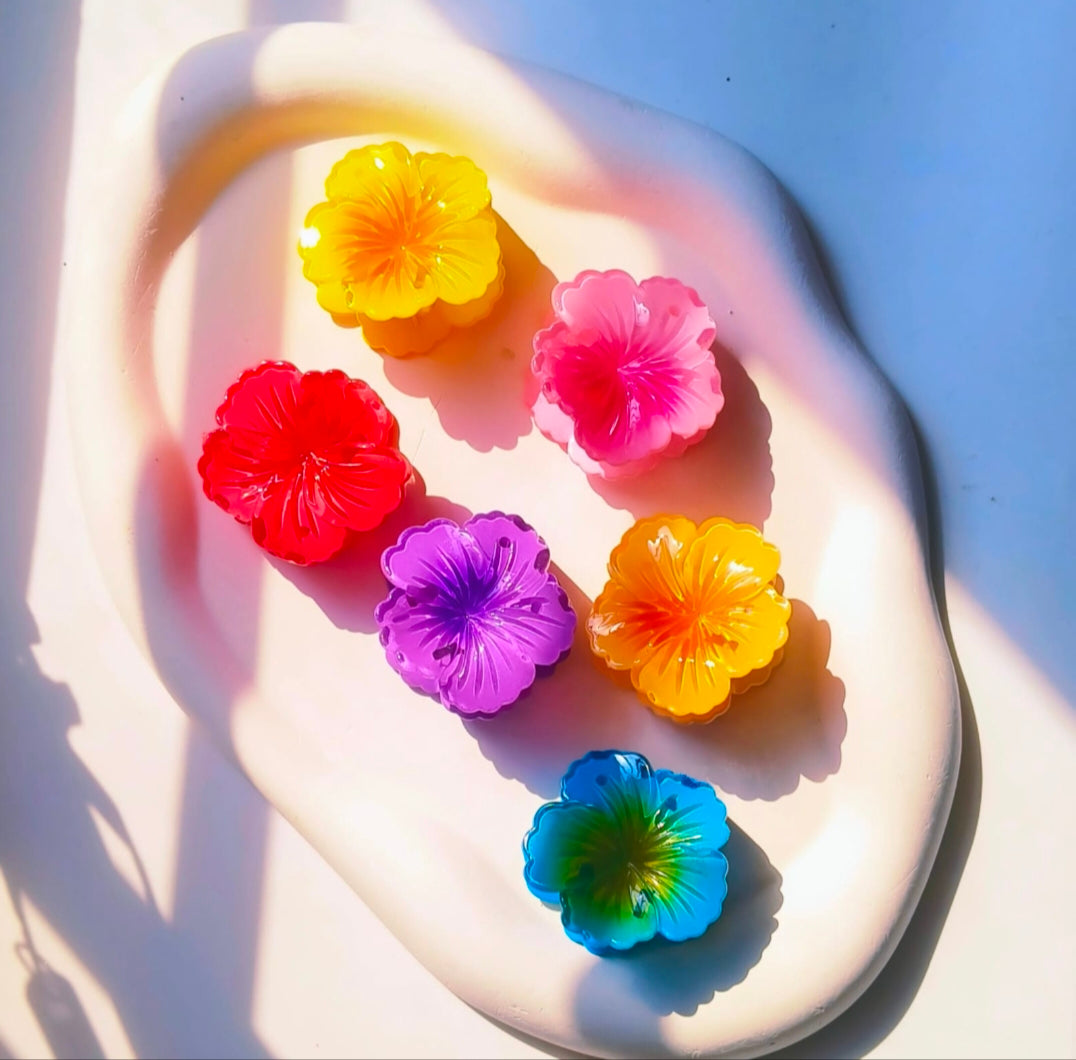 Cute Small Flower Clutcher