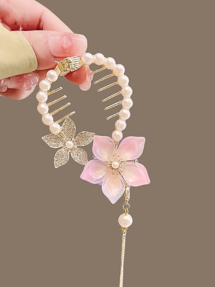 Flower bun Clutcher