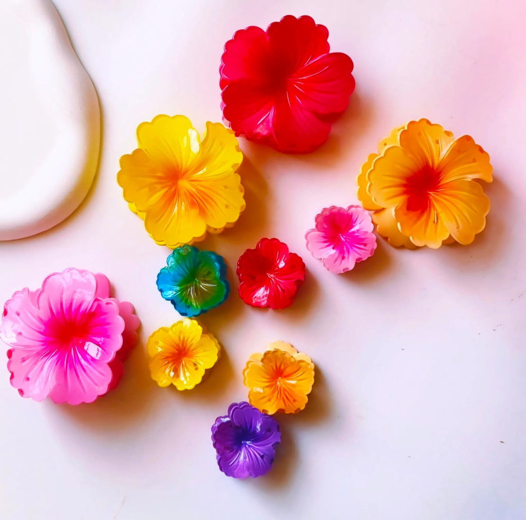 Cute Small Flower Clutcher