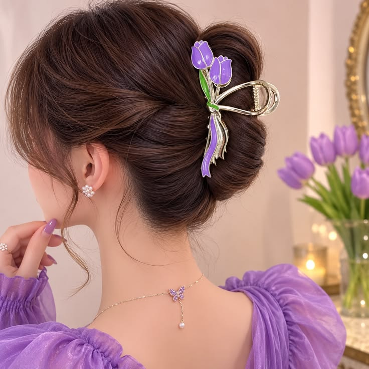 Tulip design Clutcher