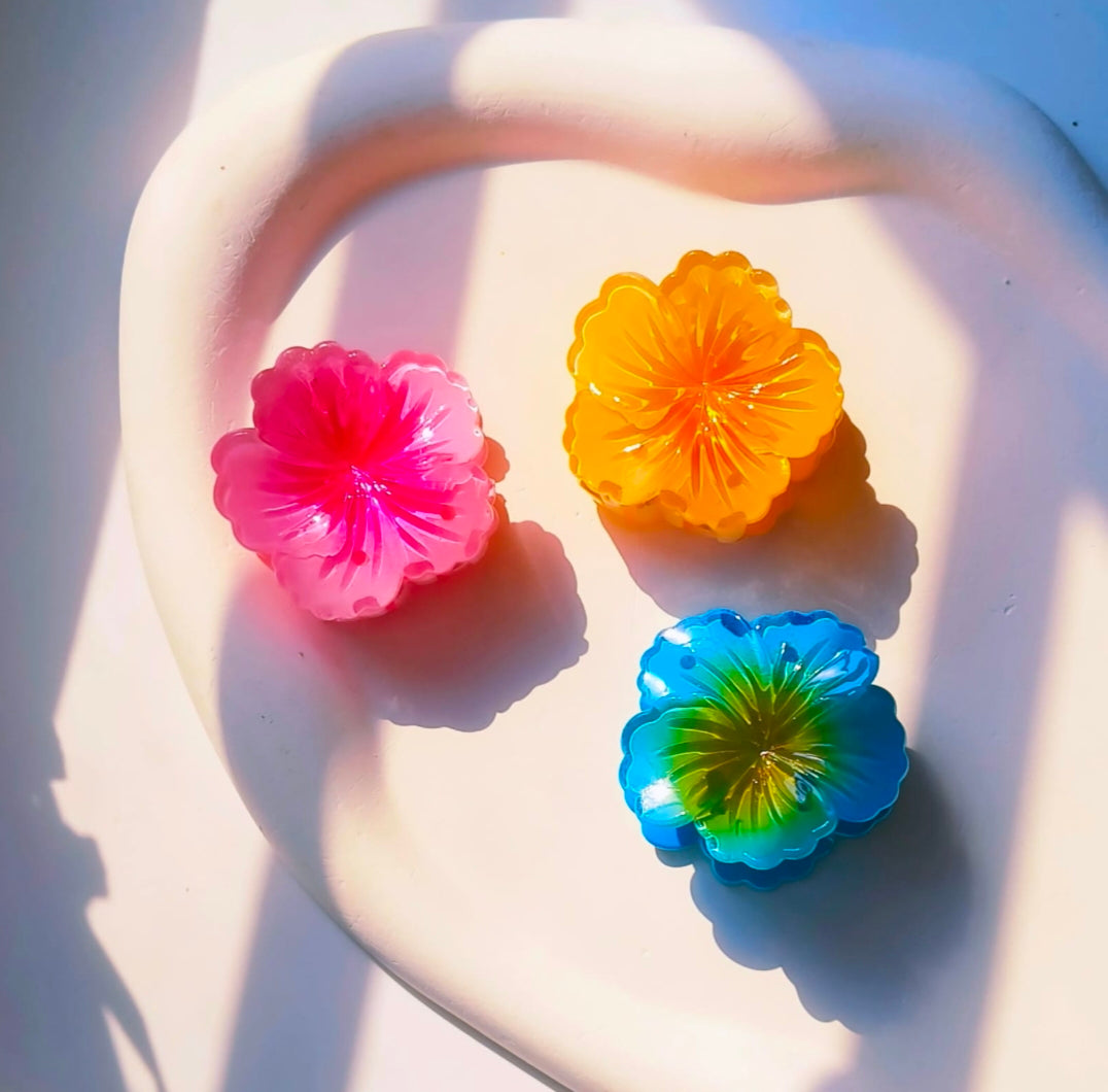 Cute Small Flower Clutcher