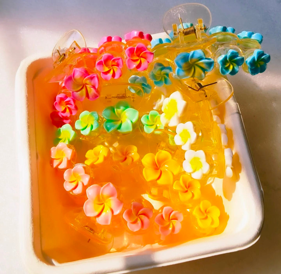 Designer Flower Clutcher