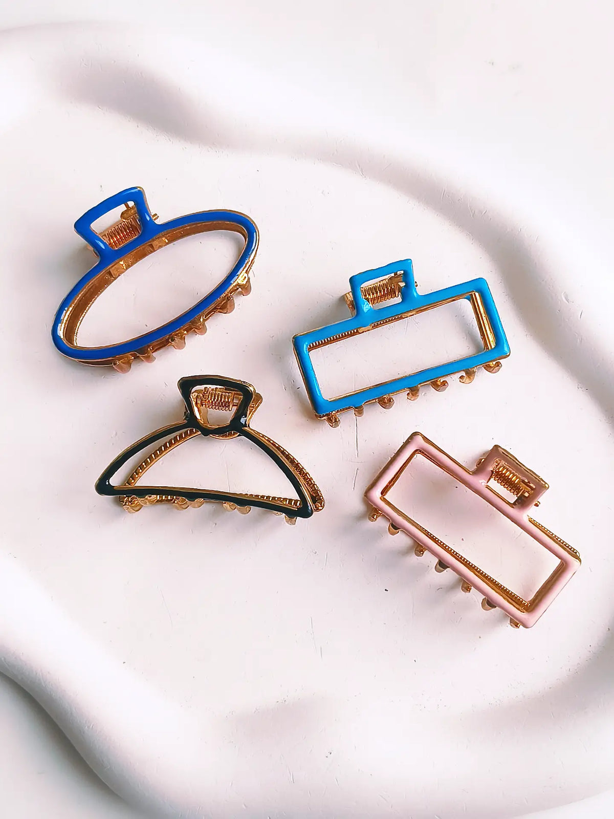Cute Metal Small Clutcher