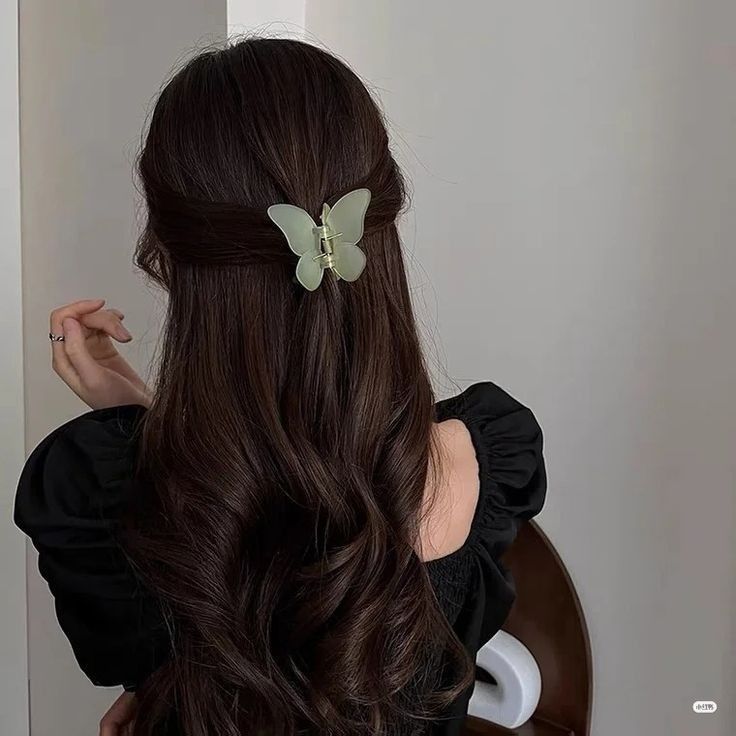Beautiful Butterfly Clutcher