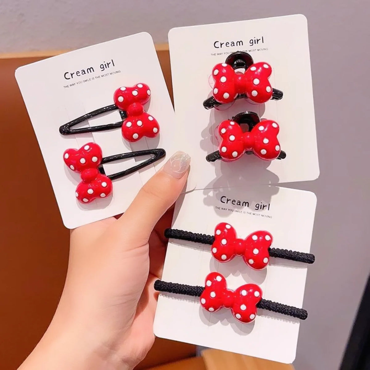 One pair Mickey Claw