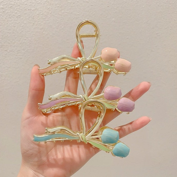 Tulip design Clutcher